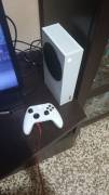 XBOX SERIE S 500GB CON 2 JOYSTICK IN GARANZIA