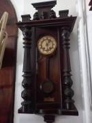 pendolo/orologio antico in legno