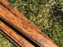 Angolari legno finitura radica 