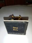 ZEUS personaggio in metallo