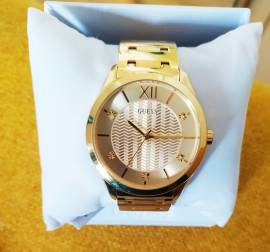 VENDO OROLOGIO GUESS COLOR  ORO - NUOVO