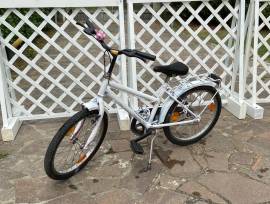 Vendo bicicletta per bambina 5-10 anni 