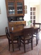 Salottino d'epoca con Credenza, tavolo e sedie