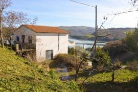 Villa vicino al lago di Guardialfiera 