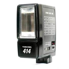 Flash Toshiba Made in Japan 414 professionale attacco a slitta standard nuovo