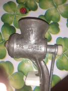 Tritacarne a manovella Vintage Tre Spade n.1 in metallo massiccio funzionante