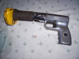 pistola sparachiodi