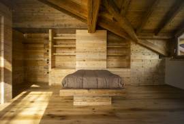 Il Forziere di Legno Antico più Grande d'Italia: ANTICA EDILIZIA