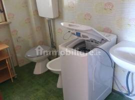 In semicentro al 1°P.  bilocale arredato 