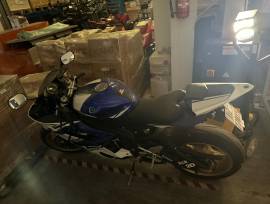 MOTOVEICOLO YAMAHA R6