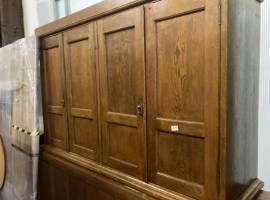 Mobili in legno per arredo ufficio