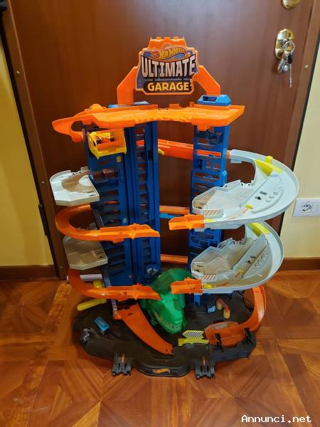 Hot Wheels T-Rex Garage