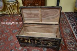Baule in legno laccato cinese metà XX secolo