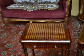 Coppia di tavolini-comodini da centro stile Luigi XVI