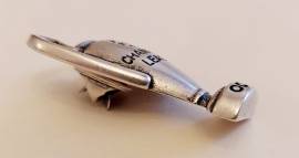 Spillino Champions League con chiusura a bottone sul retro a farfalla