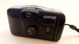 Macchina fotografica Canon Prima Zoom 65 compatta formato 35mm. Macchina fotografica Canon Prima Zoom 65 compatta formato 35mm.