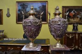 Coppia di piedistalli con poutiche in marmo rosso stile Napoleone III