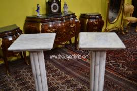 Coppia di colonne – piedistalli in marmo bianco