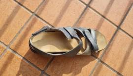 vendesi sandali per donna