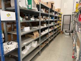 LOTTO UNICO - Stock lampade da tavolo, materiale elettrico