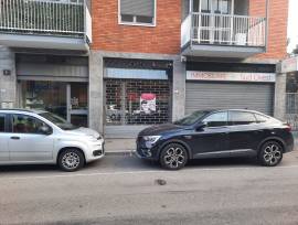 NEGOZIO - UFFICIO - LIBERO SUBITO A CESANO BOSCONE Mq. 40 CON BAGNO DISABILI ALL'INTERNO OLTRE CANTI