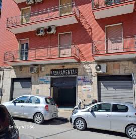 Casoria  Via Armando Diaz ampio locale commerciale centralissimo