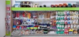 NEGOZIO  ANIMALI  :  ACCESSORI  DIELLE MIGLIORI MARCHE  &  TOLETTATURA                      -A M