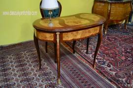 Scrivania a fagiolo stile Luigi XV Scrivania a fagiolo stile Luigi XV