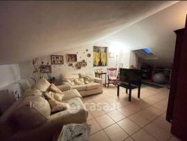 CASA TRANQUILLA  AL CENTRO STORICO DI CESANO BOSCONE CASA  SEMI INDIPENDENTE  SU TRE  LIVELLI  3 CAM