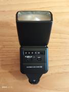 Fotocamera analogica Pentax MZ-5 con flash e borsa 