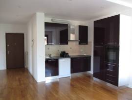 Affittasi Brescia ampio trilocale arredato + box