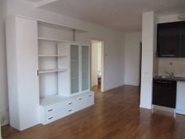 Affittasi Brescia ampio trilocale arredato + box