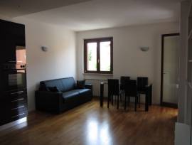 Affittasi Brescia ampio trilocale arredato + box