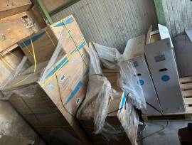 Pannelli fotovoltaici, batterie, inverter, kit di montaggio