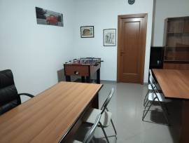 AFFITTASI UFFICIO COMPLETAMENTE ARREDATO - SENZA BOLLETTE A TUO CARICO - TUTTO INCLUSO