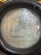 Antica placca in madreperla raffigurante la natività del XX sec.