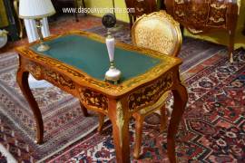 Scrittoio da centro stile Luigi XV intarsiato 97 cm.