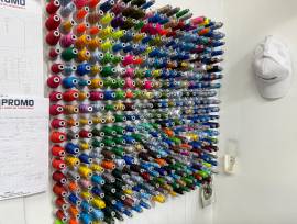 Magazzino tessuti, capi di abbigliamento e accessori