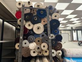 Magazzino tessuti, capi di abbigliamento e accessori