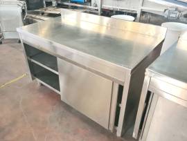 2 TAVOLI ARMADIATI INOX DA CUCINA USATI 