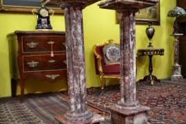 Coppia di piedistalli-colonne in marmo rosso Francia