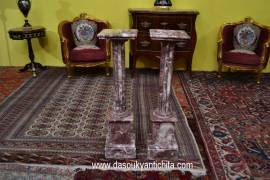 Coppia di piedistalli-colonne in marmo rosso Francia