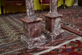Coppia di piedistalli-colonne in marmo rosso Francia