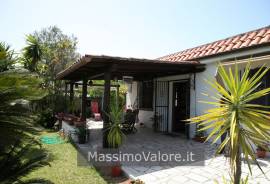 VILLINO SIGNORILE A SAN FELICE CIRCEO AMPIO GIARDINO DI 1500 MQ E DEPENDANCE. AFFARE - €350.00