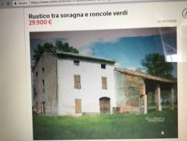 Vendo rustico sito tra Soragna e roncole Verdi ampio lotto terreno 4000 metri quadrati 