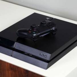  VENDO PLAYSTATION 4 ANNO 2017 USATA POCHISSIMO