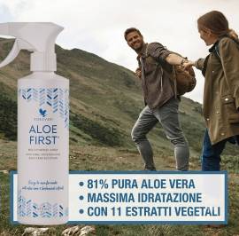 Spray multiuso lenitivo per la pelle e i capelli con 81% di aloe vera. 