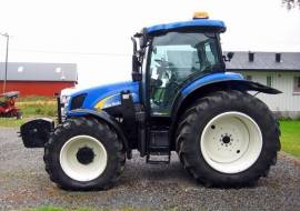 Trattore New Holland con cabina