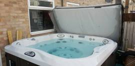 Jacuzzi J-345 Mini piscina quadrata da interno, esterno