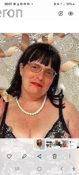 DONNA DI 55 ANNI CERCO UN COMPAGNO MOLTO MATURO DI ETÀ DAI 66 ANNI AI 80ANNI